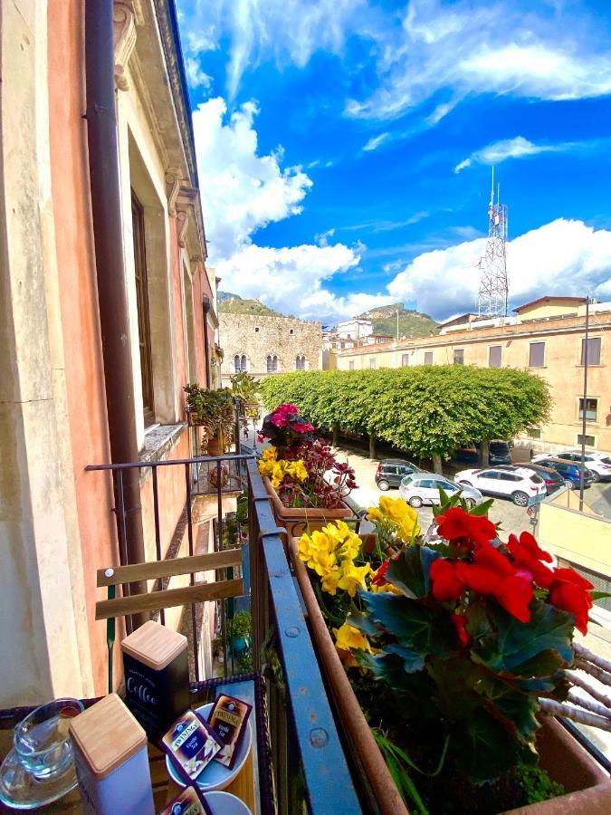 Caterina'S Charme Apartment Taormina Esterno foto